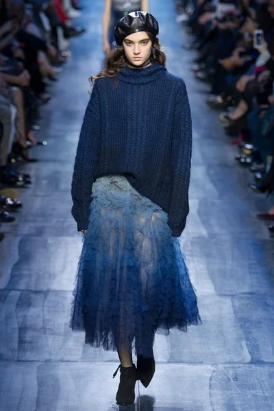 Look 29